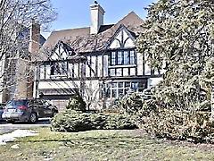 8 Dewbourne Ave, Toronto, Ontario, M5P1Z2