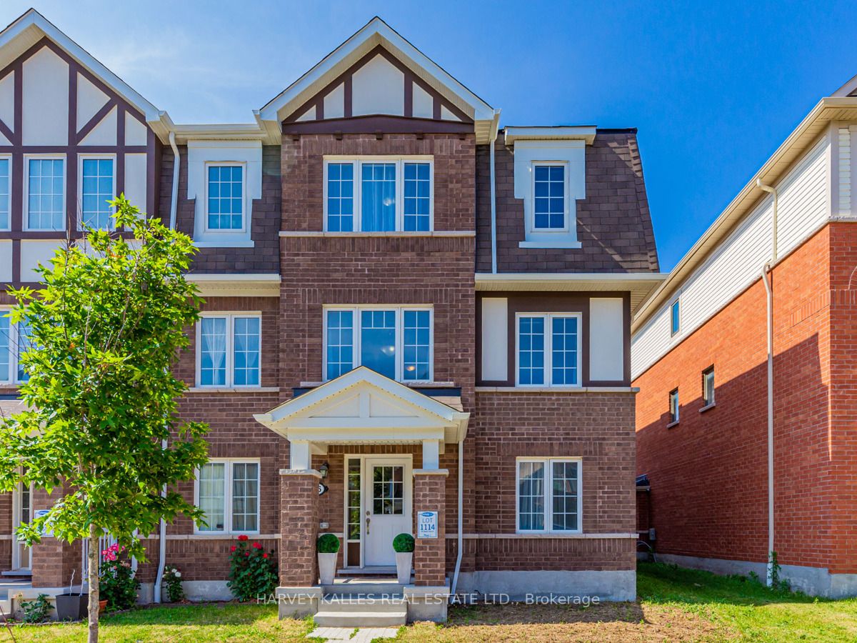 26 Bluegill Cres, For Sale in Whitby Zoocasa
