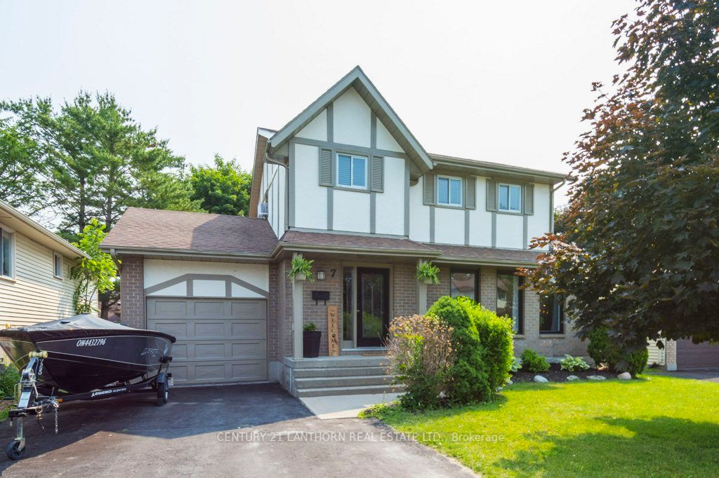 7 Farley Cres, For Sale in Quinte West Zoocasa