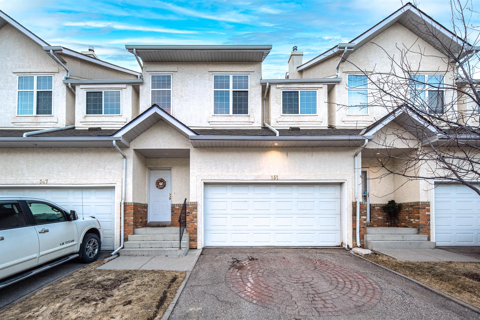 351 Prominence Heights Sw, Sold in Calgary Zoocasa