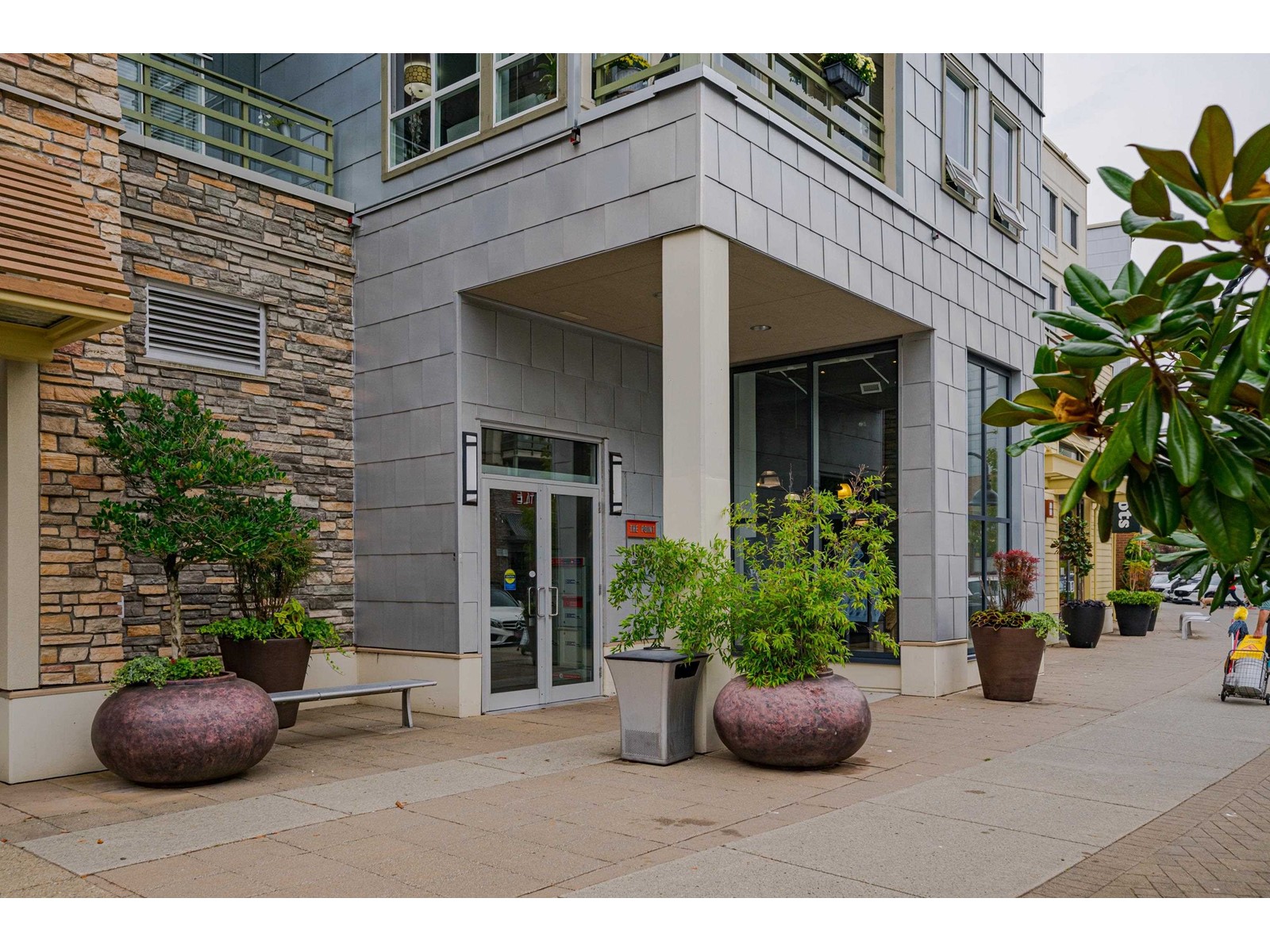 217 15765 Croydon Drive, For Sale in Surrey Zoocasa