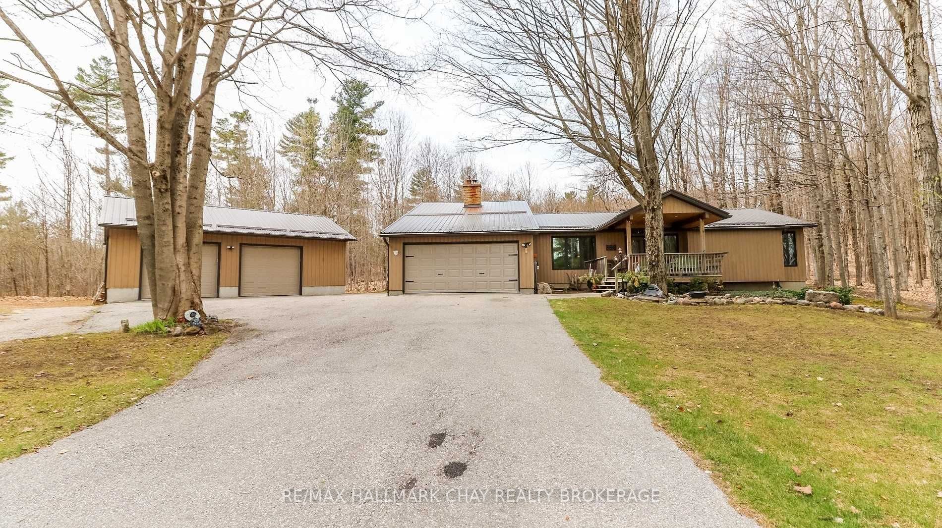 1352 Old Barrie Rd E, For Sale in Oro Medonte Zoocasa