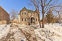 3051 Victory Cres