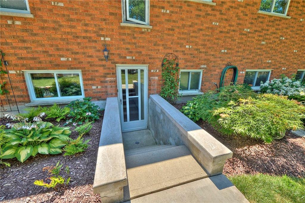 46 Wiltshire Boulevard, Sold in Welland Zoocasa