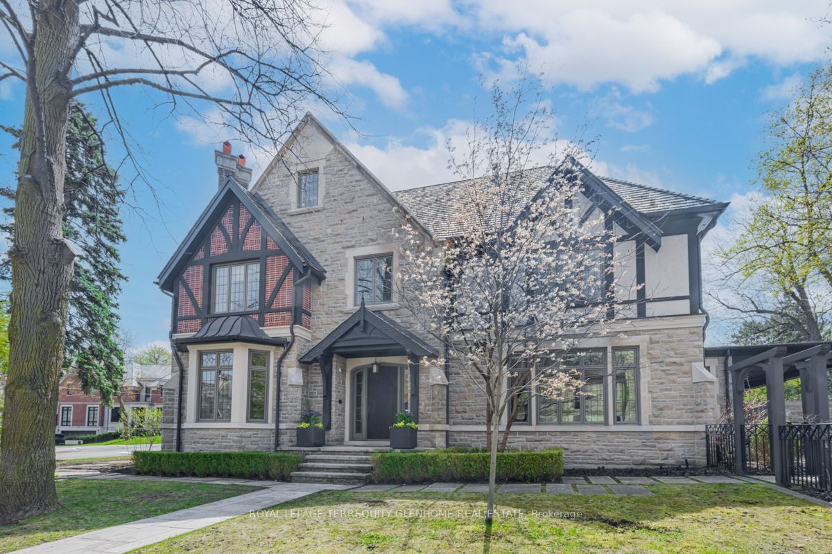 140 Dinnick Cres, For Sale in Toronto Zoocasa