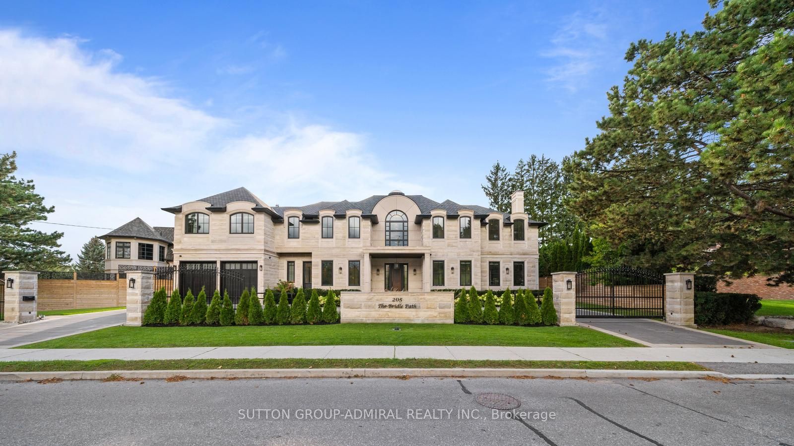 205 The Bridle Path, For Sale in Toronto Zoocasa