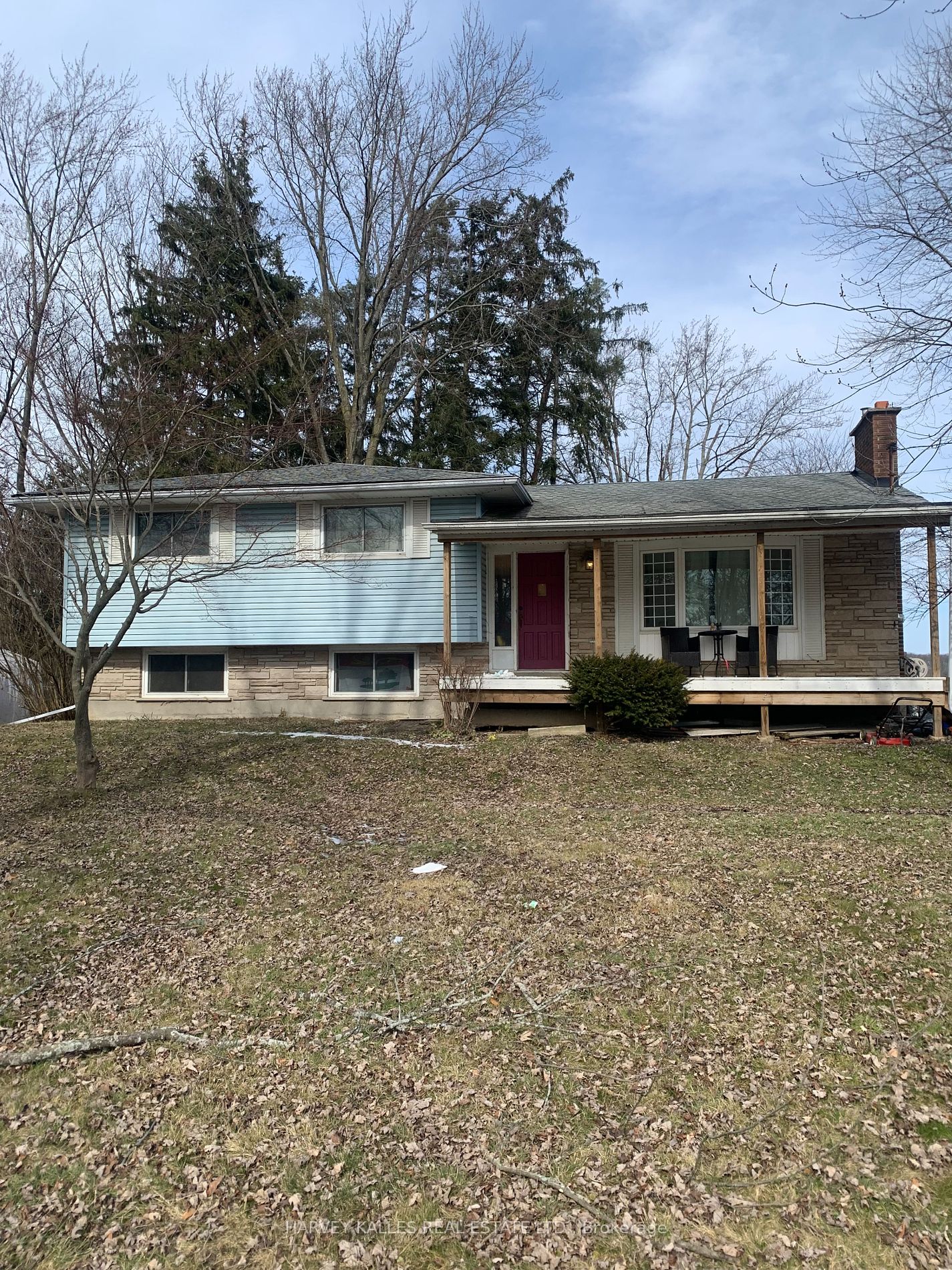 232 Quaker Rd, For Sale in Welland Zoocasa