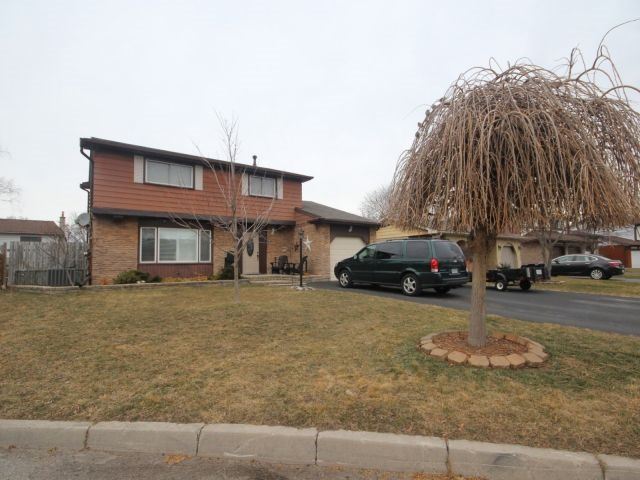 9 Blue Spruce Crt St Catharines Sold For Xxx Xxx Zoocasa 9 Blue Spruce Crt St Catharines Sold For Xxx Xxx Zoocasa