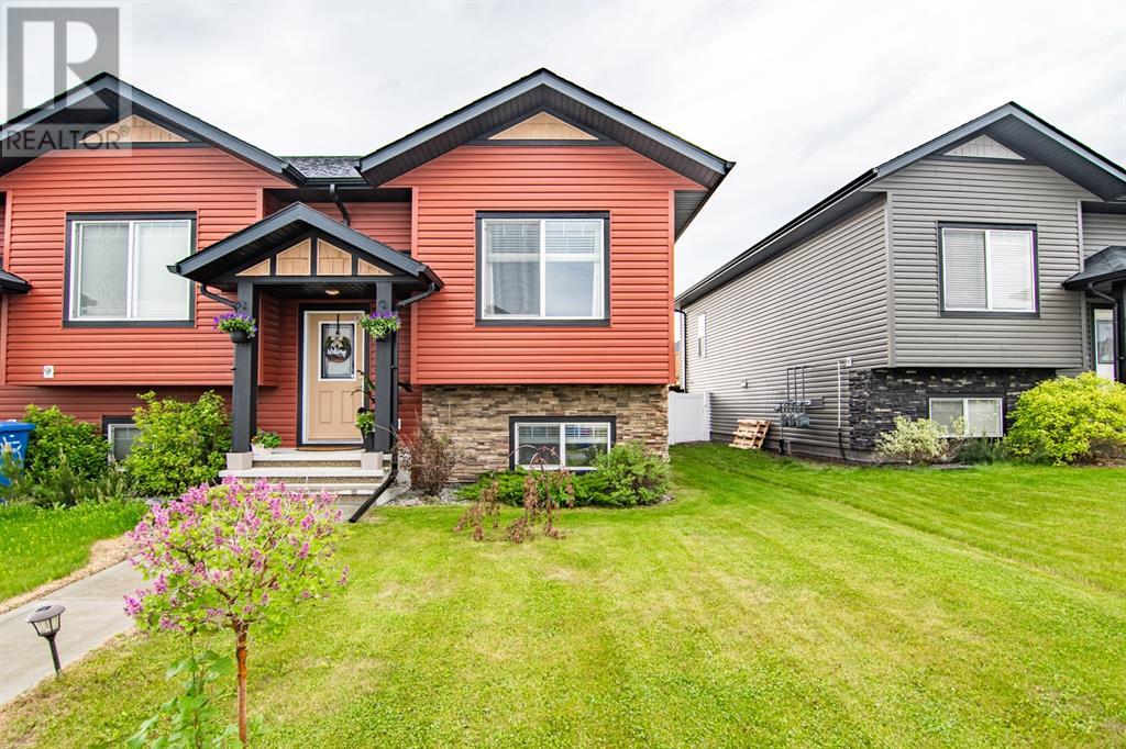 147 Hawkridge Boulevard, For Sale in Penhold Zoocasa