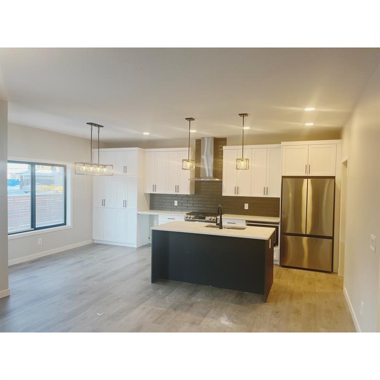 1425 Chinook Gate Glen Sw, For Sale in Airdrie Zoocasa