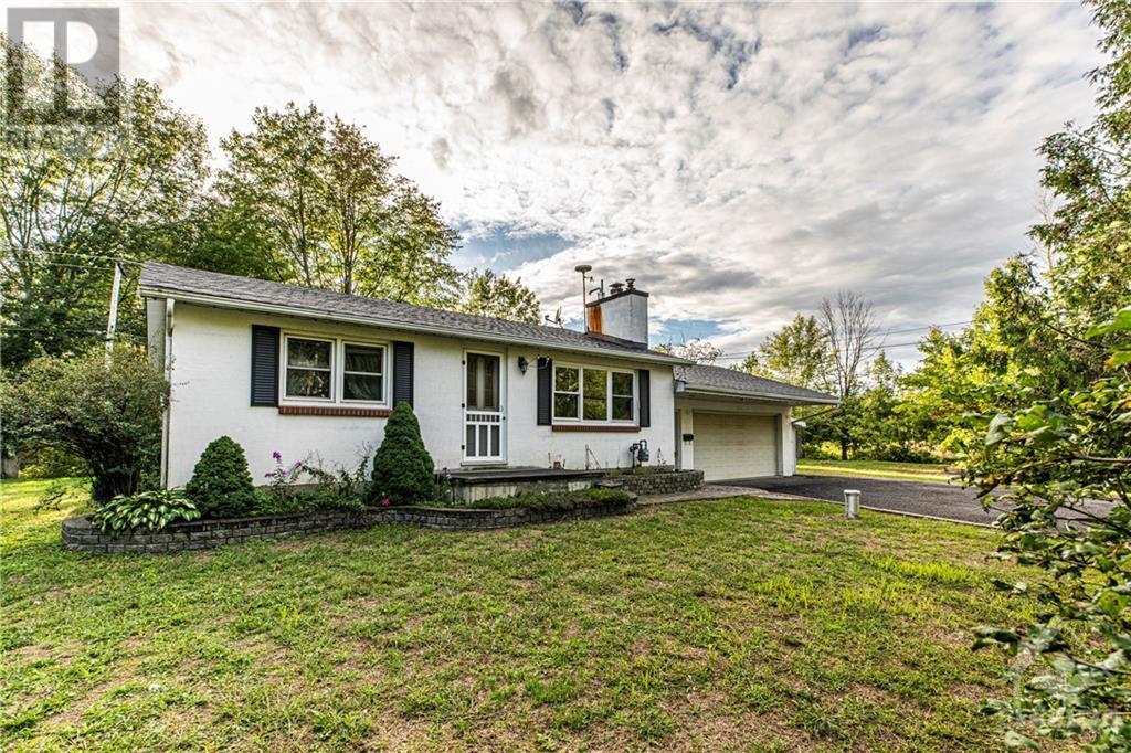 4890 County Rd 19 Road, North Grenville (1208666) Zoocasa