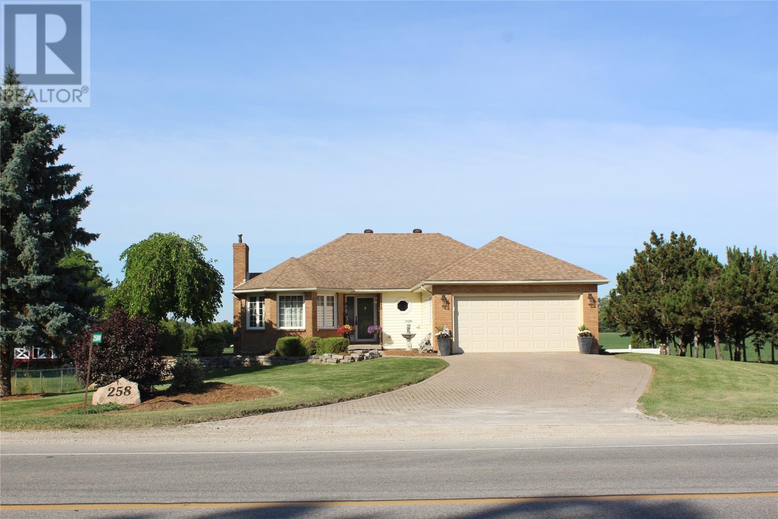 258 Talbot Street South, Essex (19020957) Zoocasa