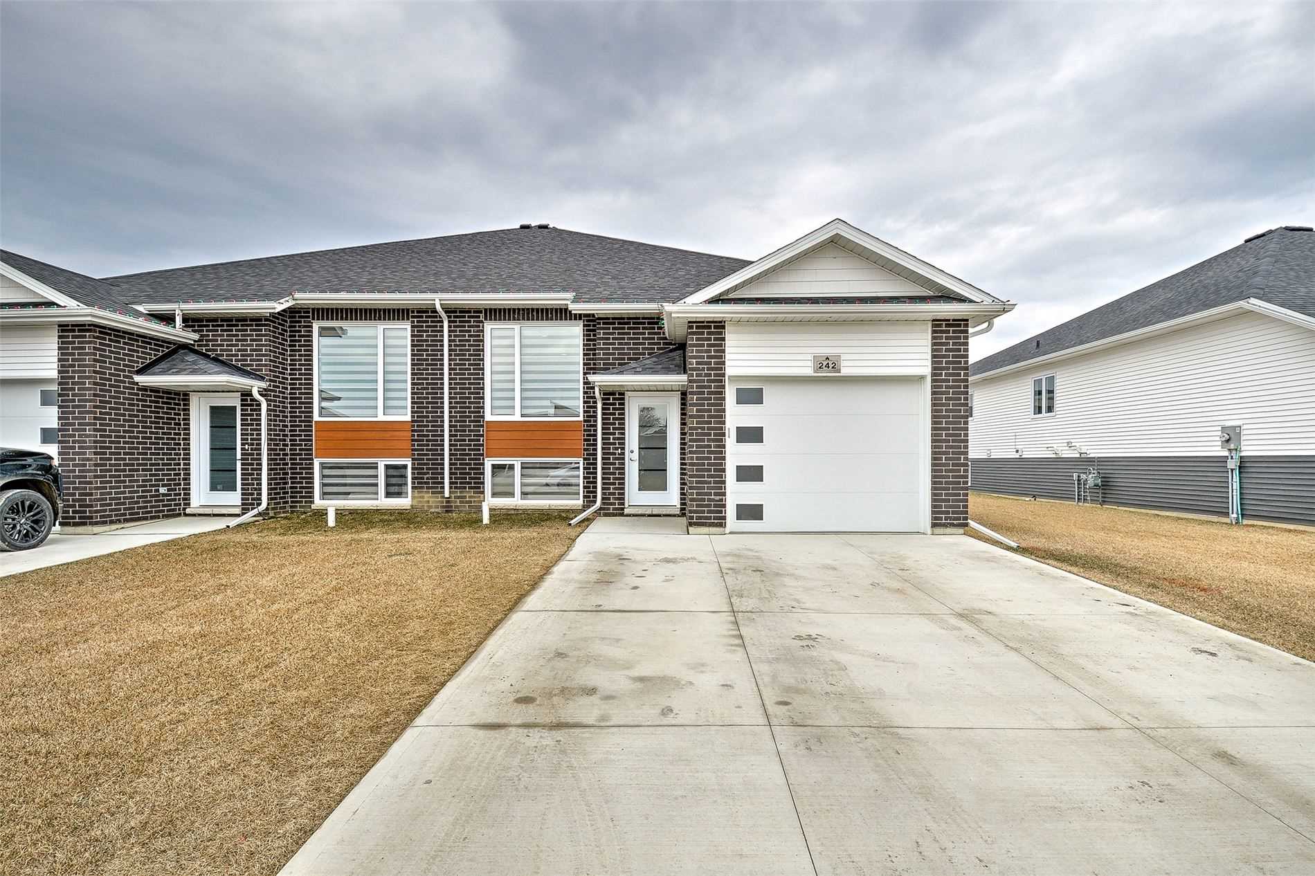 242 Manning Dr, For Sale in Chatham Kent Zoocasa