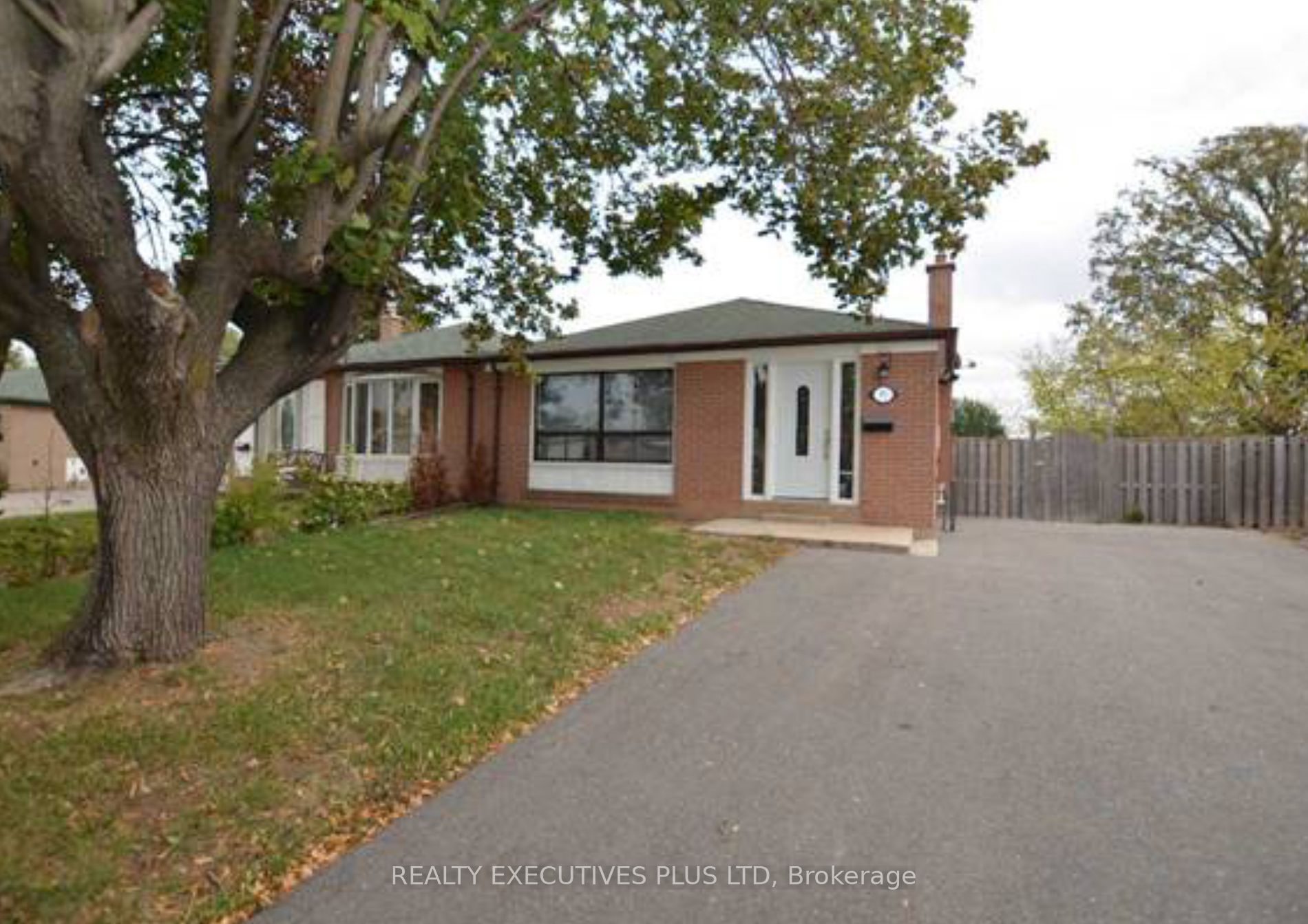 97 Avondale Blvd, Sold in Brampton Zoocasa