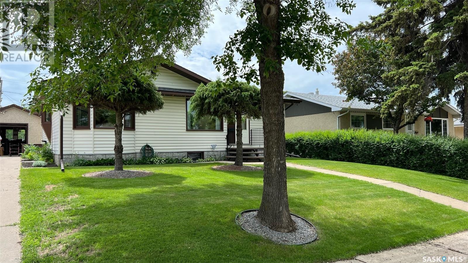 313 27th Street W, For Sale in Prince Albert Zoocasa