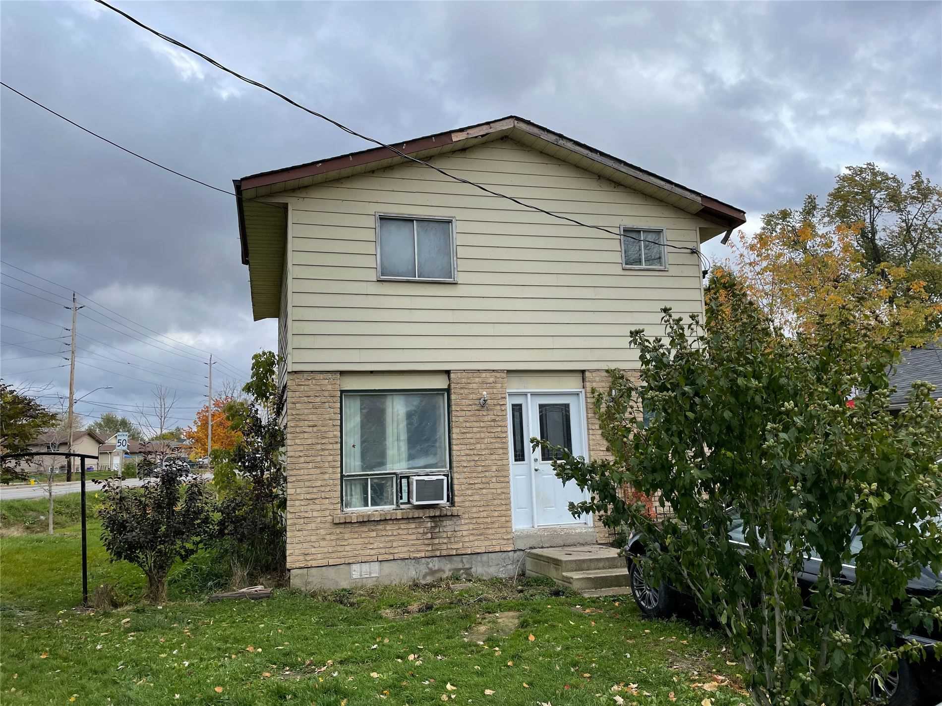 235 Simcoe Ave, For Sale in Zoocasa